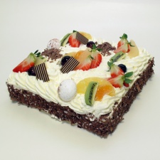 Vierkante slagroomtaart 