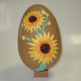 Paas ei met 'zonnebloem'