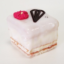 Petit four