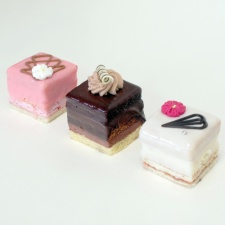 Petit four assorti