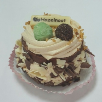 Crème gebakje hazelnoot 