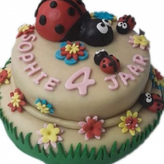 Stapeltaart lieveheersbeestjes 