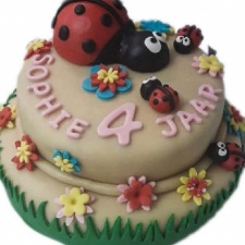 Stapeltaart lieveheersbeestjes 